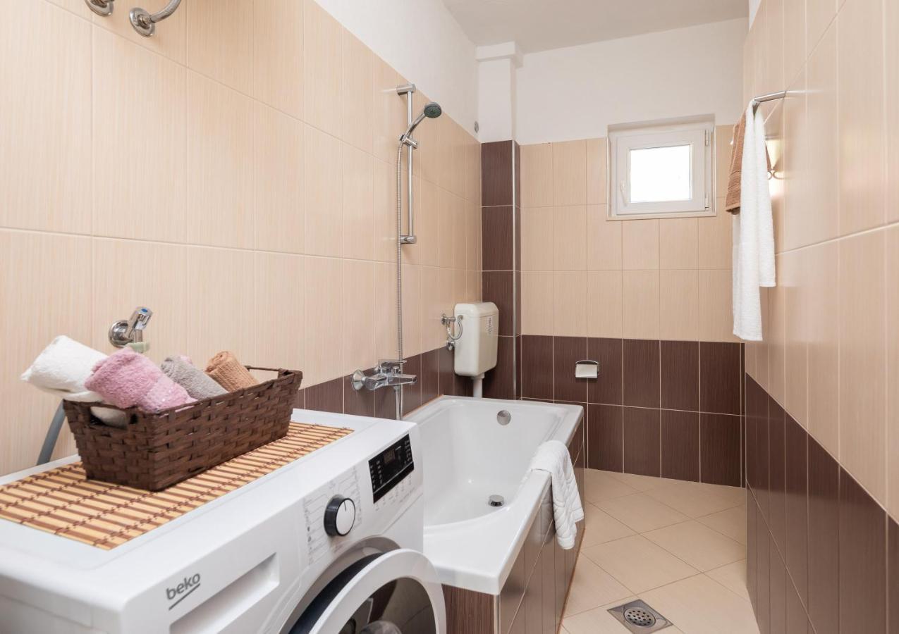 Apartment Beba Dugi Rat Luaran gambar